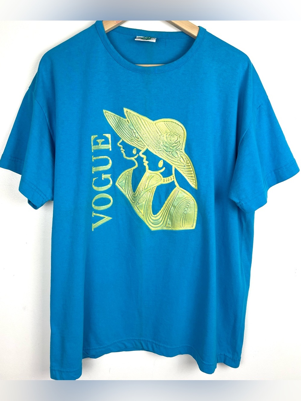 Vintage 80’s 90’s Vogue Graphic Tee - Picture 11 of 11